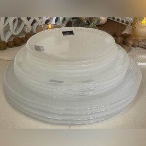 RARE DISCONTINUED Vintage Daniel Hechter Plate Set